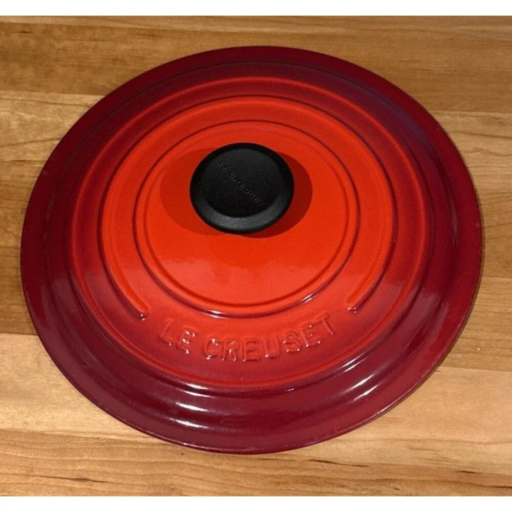 Le Creuset Dutch Oven ORANGE/RED #26 5.5 Qt  11.5